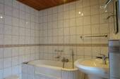 ZFH Bad mit Wanne und Dusche OG - 