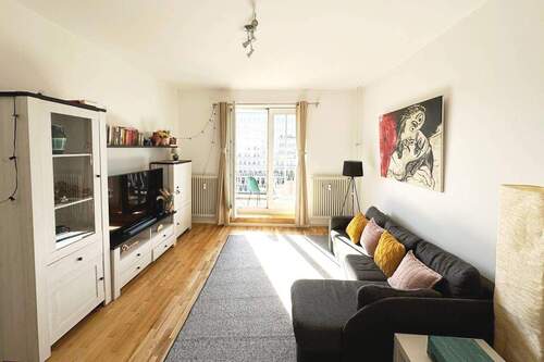 Wohnzimmer - Fantastische 2-Zimmer-Wohnung mit Südbalkon in bester Lage