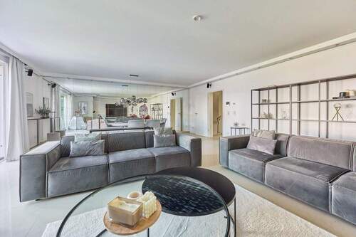 Wohnzimmer EG - 9 Zimmer Reihenendhaus in Ludwigshafen