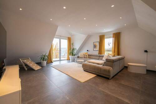 Wohnbereich - 4 Zimmer Etagenwohnung in Hallstadt