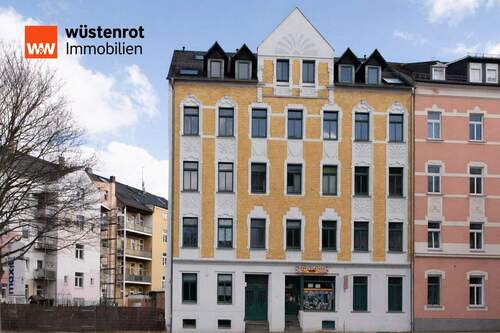 Straßenansicht - Sofort verfügbar: Charmante 2-Zimmer-Altbauwohnung mit Balkon im Gründerzeithaus