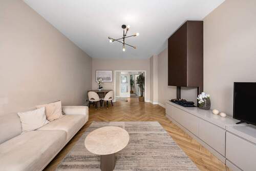 4 - 3 Zimmer Etagenwohnung zum Kaufen in Berlin