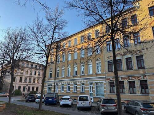 Hausansicht - 3 Zimmer Etagenwohnung zum Kaufen in Dresden / Löbtau