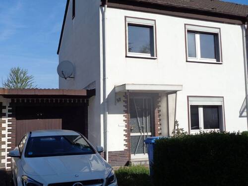 Vorderansicht - Reihenendhaus mit Garage in Neuwied