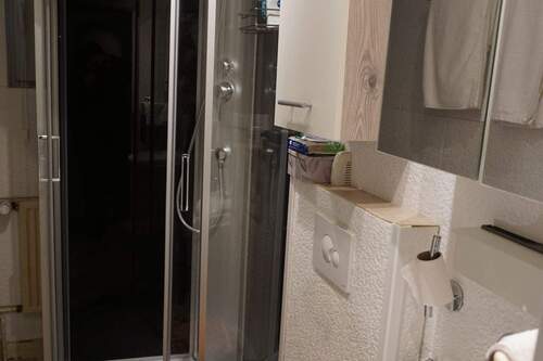 Badezimmer mit Dusche OG.JPG - Mehrfamilienhaus, Wohnhaus mit 127,80 m² in Naumburg zum Kaufen