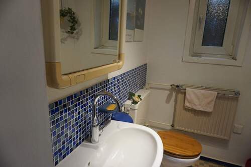 Badezimmer Dachgeschoss.JPG - 