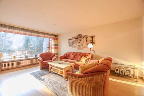 Wohnzimmer - 4 Zimmer Einfamilienhaus zum Kaufen in Hamburg / Rahlstedt