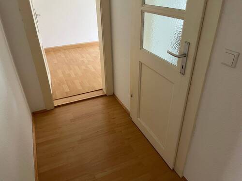 Flur mit Zugang zum 3. Zimmer - 