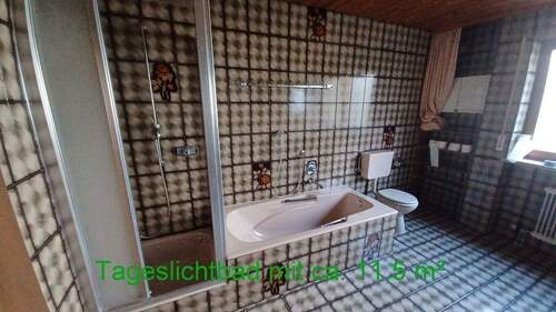 Tageslichtbad mit ca. 11,5 qm 01.jpg - 
