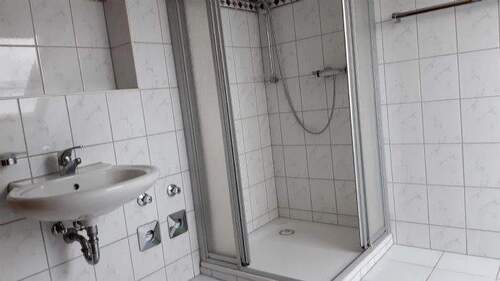 Badezimmer - Etagenwohnung mit 40,70 m² in Chemnitz zur Miete