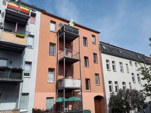Hausansicht - W0575 - Familienwohnung mit Balkon im Stadtzentrum