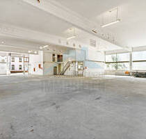 Großzügige Lagerhalle mit gepflegtem Mehrfamilienhaus in zentraler Lage von Kassel!