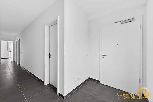 Flur, Eingangsbereich - 4 Zimmer Etagenwohnung zur Miete in Neustadt an der Donau