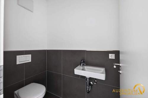Gäste WC - 4 Zimmer Etagenwohnung in Neustadt an der Donau