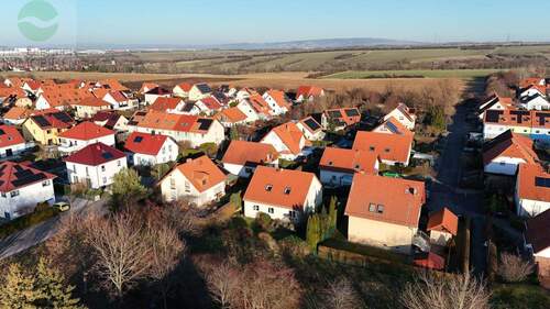 Hausansicht von hinten im Häuserverbund - 7 Zimmer Einfamilienhaus zum Kaufen in Erfurt