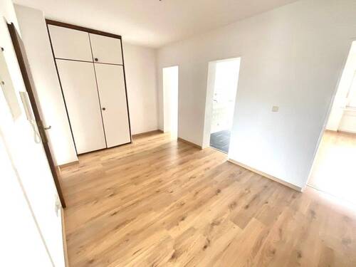 Flur mit Einbauschrank - 