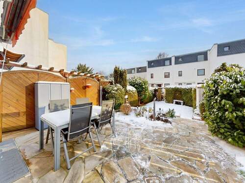 Titelbild - Bezugsfreies Reihenendhaus in Marienfelde - Südgarten, Terrasse & zwei Balkone