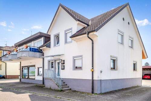 Immobilie mit großem Potenzial - 1 Zimmer Mehrfamilienhaus, Wohnhaus zum Kaufen in Bad Krozingen