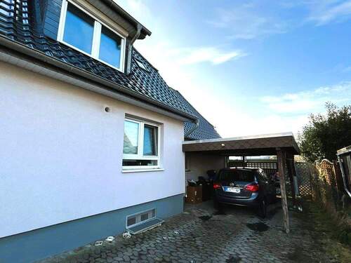 Carport am Haus - 5 Zimmer Einfamilienhaus in Geestland-Langen