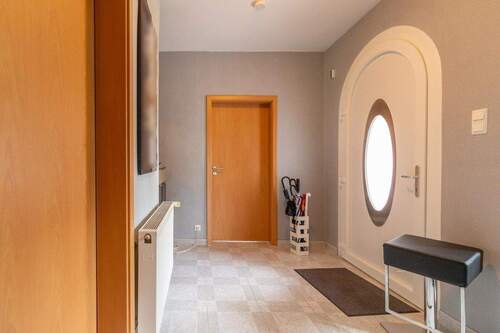 Flur - Einfamilienhaus mit 140,00 m&sup2; in Geestland-Langen zum Kaufen