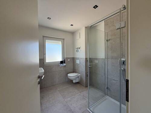 Badezimmer - Etagenwohnung mit 72,00 m² in Traunstein zur Miete