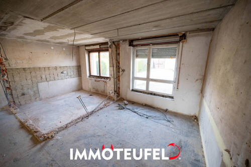 Essbereich mit Blick zur Küche - 