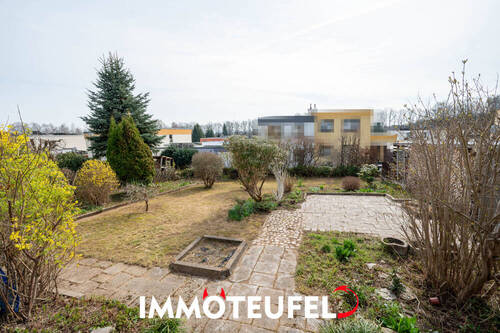 Blick in den Garten - Doppelhaushälfte mit 106,00 m&sup2; in Chemnitz zum Kaufen