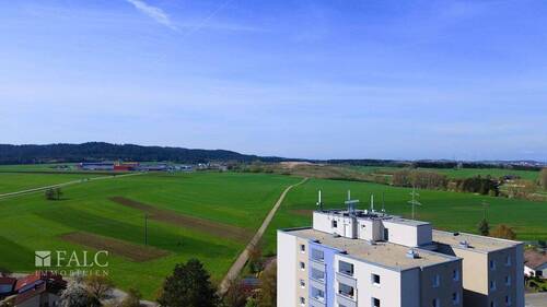 Ausblick über Felder und Landschaft - 