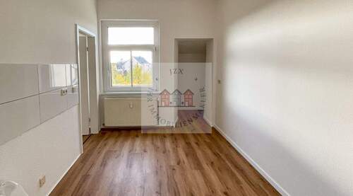 Küche mit Abstellkammer - 