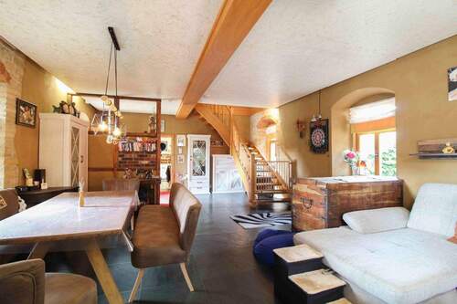 Wohnen (1) - Wohnträume leben: Gehobenes Einfamilienhaus mit Garten, Spa-Bereich und Garage in Sömmerda-Frohndorf