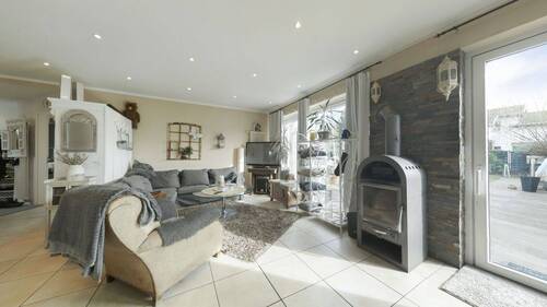 EG Wohnzimmer Kamin - 5 Zimmer Einfamilienhaus in Bünde