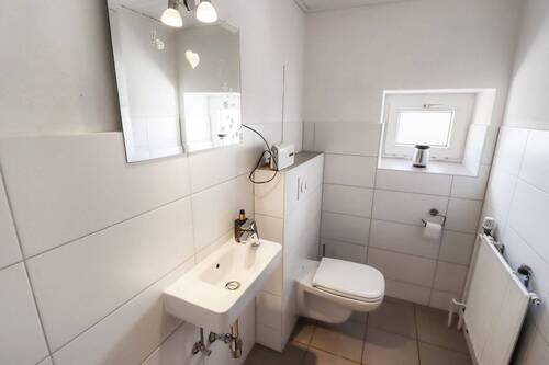 WC Hauptgebäude (EG) - 