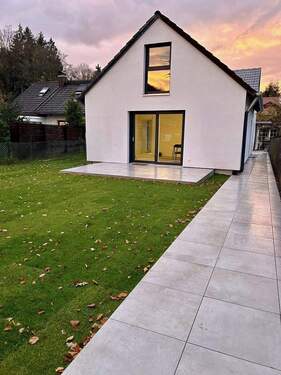 Hausansicht hinten - 5 Zimmer Doppelhaushälfte zum Kaufen in Baierbrunn