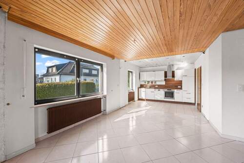 Großzügiger, heller Wohn-Essbereich - 5 Zimmer Einfamilienhaus in Markt Erlbach