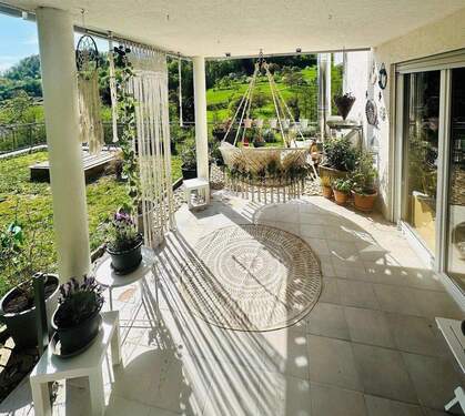 Bild 1 - Großzügige 4-Zimmer-Wohnung mit Südterrasse & Kamin - ruhige Lage nahe Basel