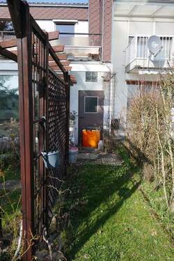 Garten mit Kellereingang - 