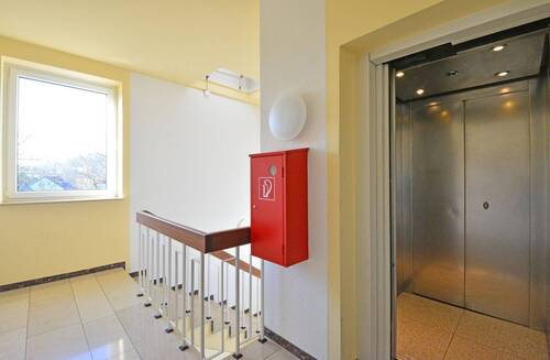 Aufzug - Büro mit 154,00 m&sup2; in Baunatal / Altenbauna zum Kaufen