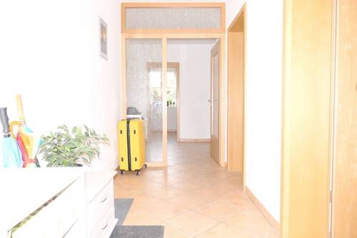 02-Flur - 3 Zimmer Etagenwohnung zum Kaufen in Bad Tölz