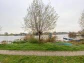 Öffentliche Promenade zwischen Grundstück und Havel - 