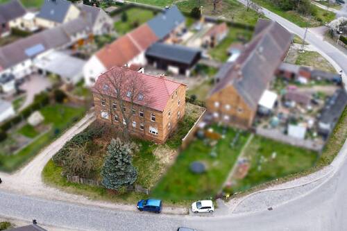 Luftaufnahme frontal - Nachauktion - Mehrfamilienhaus mit 3 WE (teilsaniert)