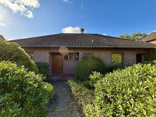 Eingangsbereich - Ihr neues Zuhause: Ebenerdiger Bungalow mit Charme, Vollkeller und Potenzial