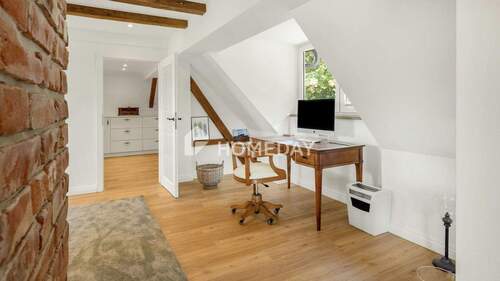 1. OG Wohnzimmer 3 - 