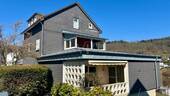 Ansicht Straße - 9 Zimmer Mehrfamilienhaus, Wohnhaus zum Kaufen in Mudersbach