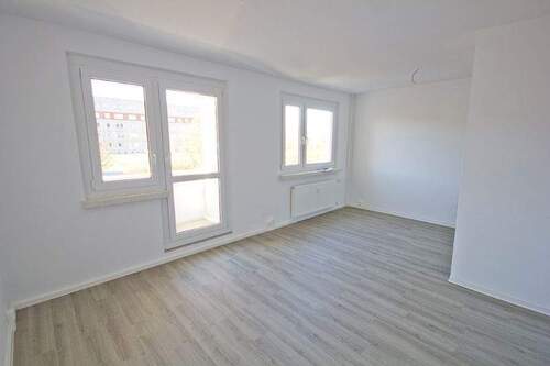 Wohnzimmer - 3 Zimmer Etagenwohnung in Halle (Saale)