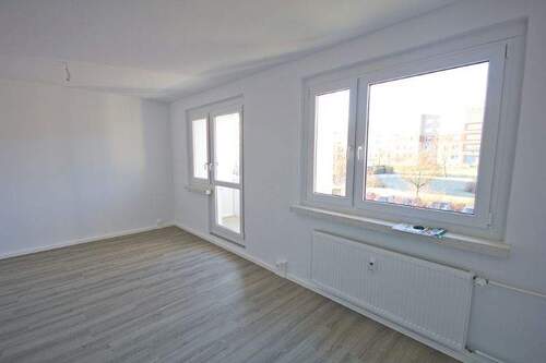 Wohnzimmer - Etagenwohnung mit 57,90 m&sup2; in Halle (Saale) zur Miete