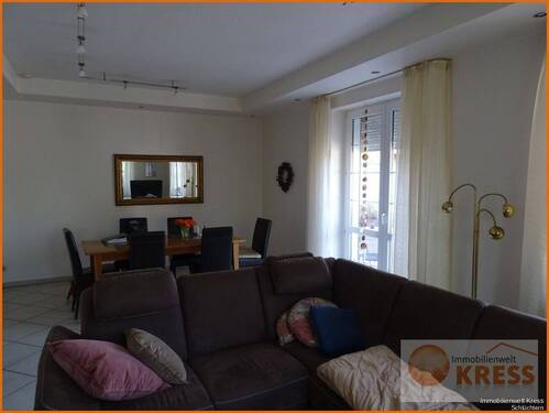 Essecke - 8 Zimmer Mehrfamilienhaus, Wohnhaus in Steinau an der Straße