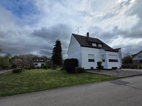 Bild 2 - 7 Zimmer Einfamilienhaus zum Kaufen in Konz-Könen