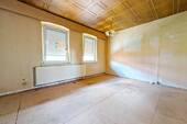 Wohnzimmer - Mehrfamilienhaus, Wohnhaus mit 121,00 m² in Hötensleben zum Kaufen