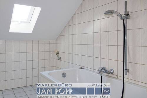 Tageslichtbad mit Wanne - 