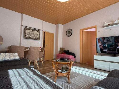 Wohnzimmer_3 - +++ LU.-HEMHSHOF: AKTUELL VERMIETET! SCHÖNE, HELLE 3 ZKB – ETW MIT BALKON UND KELLER ZU VERKAUFEN +++